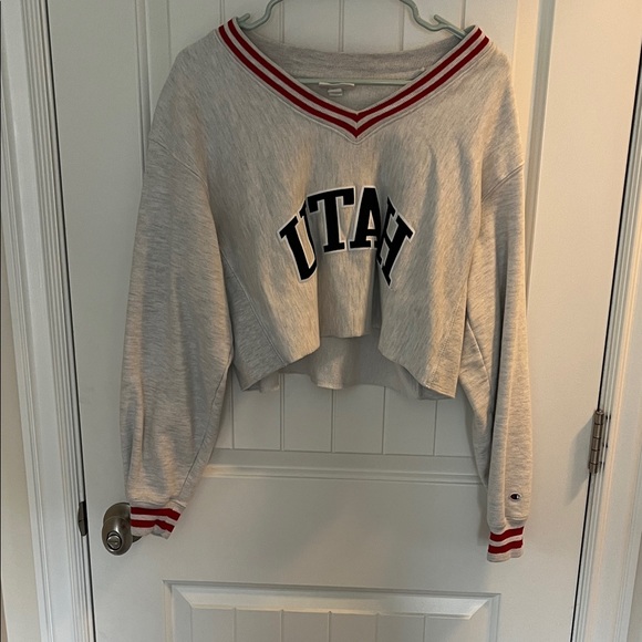 Champion Tops - Light gray university of Utah V-neck cropped pullover